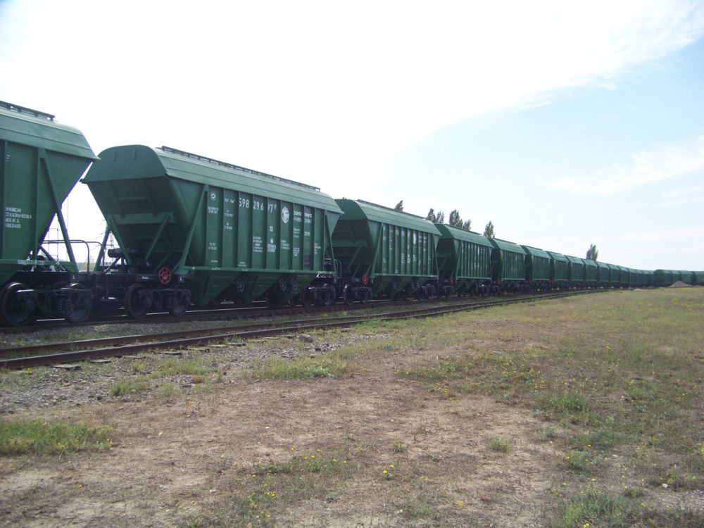 Украинские производители поставят государству 500 вагонов-зерновозов. В планах - 3000!