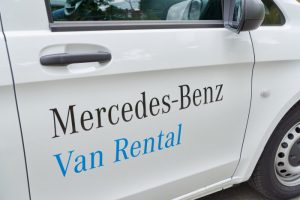 Mercedes-Benz первой предложила арендовать коммерческие фургоны