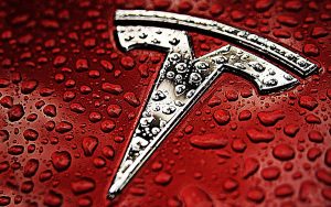 Tesla собирается тестировать технологию движения автономных электрических грузовиков в колонне