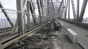 Міст через Дніпро у Черкасах — позначені терміни завершення ремонту