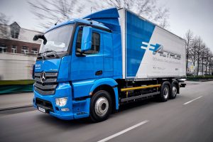Mercedes оголосив про проведення клієнтських випробувань важких електровантажівок
