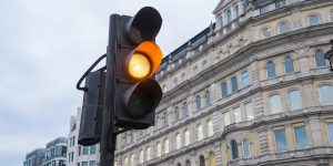 В Украине подумывают отменить желтый сигнал светофора