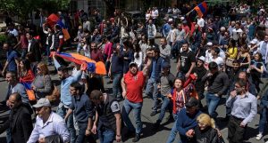 Акції протесту у Вірменії: Опозиція перекриває автотраси та залізничні колії