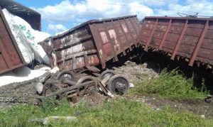По неизвестной причине сошел с рельсов грузовой поезд под Одессой