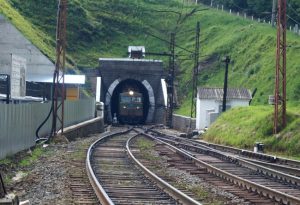 «Укрзализныця» законсервирует старый Бескидский тоннель