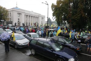 У центрі Києва розпочалася акція за доступне розмитнення автомобілів на єврономерах