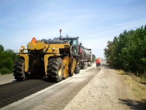 Миколаївські дороги так і не змогли відремонтувати ‒ зроблено лише 17% від запланованих робіт
