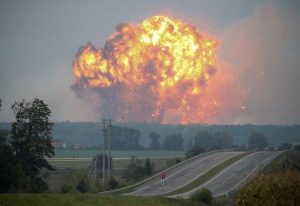 На Черниговщине закрыли дороги из-за взрывов на складе боеприпасов
