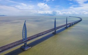 Самый длинный морской мост в мире официально откроют 24 октября