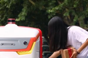 В Китае заниматься доставкой товаров теперь будут роботы-курьеры
