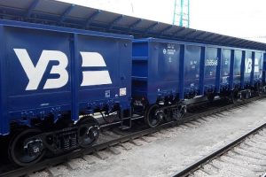 Укрзалізниця офіційно передала вантажні вагони в управління нової компанії.