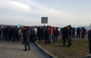 Активисты перекрыли трассу под Киевом