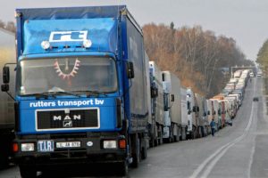 Очереди растут: выезда из Беларуси ожидают свыше 1400 грузовиков