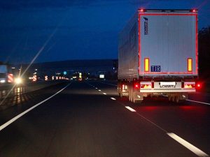 Власти Тироля и ночью продолжают бороться с грузовым транспортом