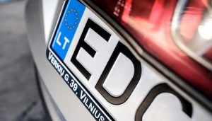 В Верховной Раде подняли вопрос о продлении срока льготной регистрации «евроблях»