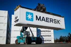 Maersk планирует частично перебраться с воды на сушу