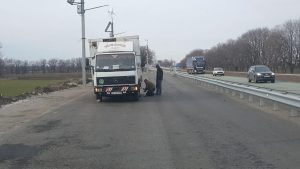 Водії вантажівок перешкоджають роботі габаритно-вагового комплексу у Дніпропетровській області