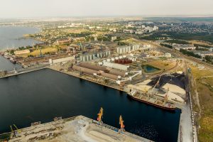 Первый порт в Украине получил международный сертификат на перевалку кормовой продукции