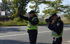Поліція збільшила на дорогах кількість патрулів із радарами