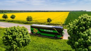 В Україну заходить найбільший європейський автобусний лоукостер