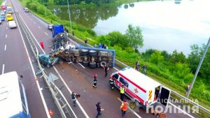 ДТП с грузовиками на дорогах Украины – обзор последних происшествий (10.06 2019)