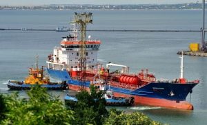 Одеський порт знову нарвався на скандал із орендою буксирів
