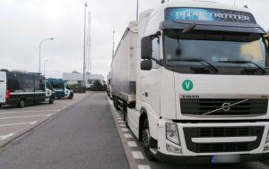 Освіжувач повітря в кабіні литовської вантажівки виявився емулятором AdBlue