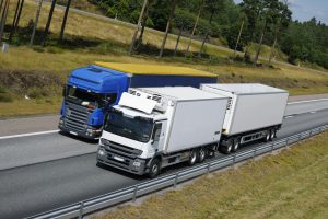 У Польщі хочуть запровадити заборону на обгін для вантажного транспорту