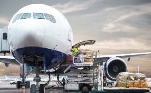 Грузовые авиаперевозки сокращаются восьмой месяц подряд