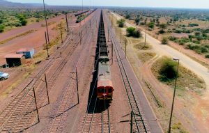 Новый мировой рекорд: в ЮАР запустили грузовой поезд длиной 4 километра