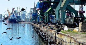 «Укрзализныця» угрожает Николаевскому порту возможной остановкой работы