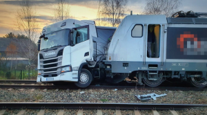 В Польше на этой неделе произошла вторая авария с участием грузовика и поезда