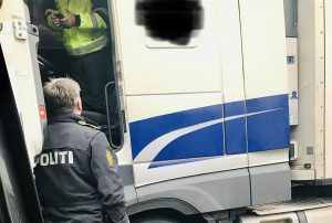 В Дании на 45-часовом отдыхе в кабине фуры попались два украинских дальнобойщика