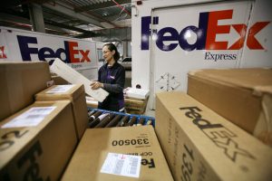 Черная пятница в США: FedEx планирует доставить рекордные 33 млн. посылок