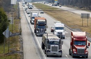 Сложный год для перевозчиков в США: 795 компаний закрылось, более 6 тыс. водителей лишились работы