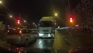 Пьяный водитель устроил на фуре ночное ралли по улицам Варшавы