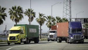 Подрядчик или наемный рабочий: в Калифорнии фирмы-перевозчики бастуют против нового закона