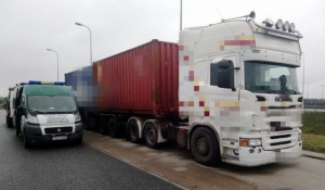 Автоинспекция Польши задержала перегруженный контейнеровоз