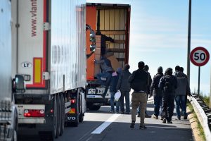 Наплыв нелегальных мигрантов в Европу: чем это угрожает всей цепочке поставок
