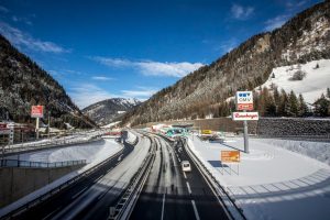 Канцлер Австрии: мы полностью поддерживаем Тироль в борьбе с транзитом