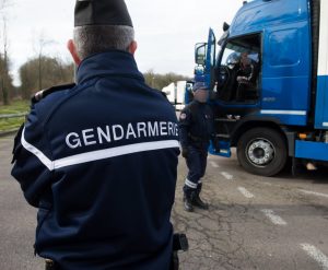 У Франції затримано незвичайну банда, яка «бомбила» фури