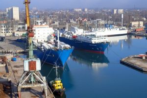 Членам екіпажів іноземних суден у морських портах заборонено вихід на територію України