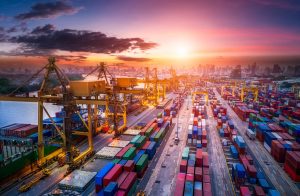 В портах Европы и США возник дефицит контейнеров