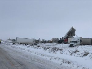 В США из-за плохой погоды произошло ДТП с участием 70 грузовиков