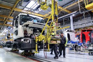 Европейский автопром приостанавливает производство автомобилей