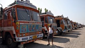 Карантин в Індії: галузь логістики поринула у хаос