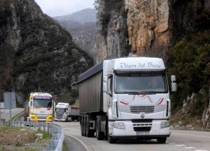 В Испании из-за COVID-19 резко сократился трафик грузовиков