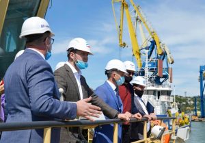 Министр инфраструктуры ознакомился с состоянием дел в Мариупольском и Бердянском портах