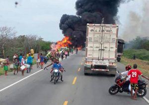 Колумбия: попытка слить топливо с перевернувшегося бензовоза обернулась трагедией