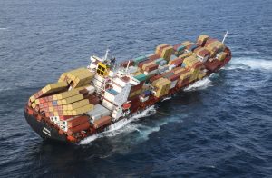 WSC подсчитал сколько контейнеров теряется в море каждый год